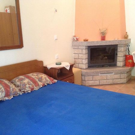 Πανδοχείο Λίμνης Πλαστήρα Hotel Kastania  Ngoại thất bức ảnh